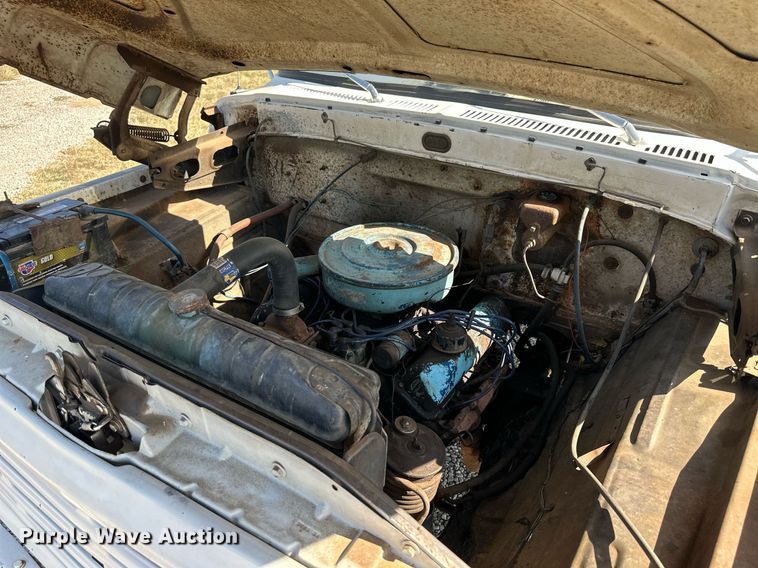 image for item NP9446 1975 Ford  grain truck