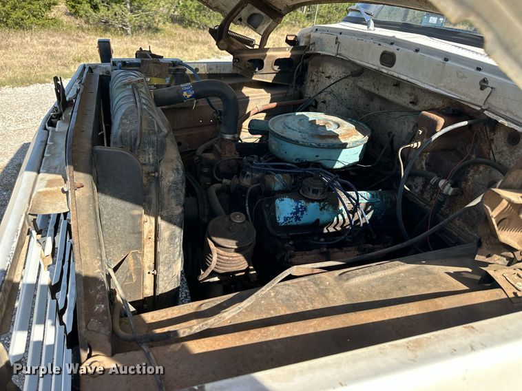 image for item NP9446 1975 Ford  grain truck