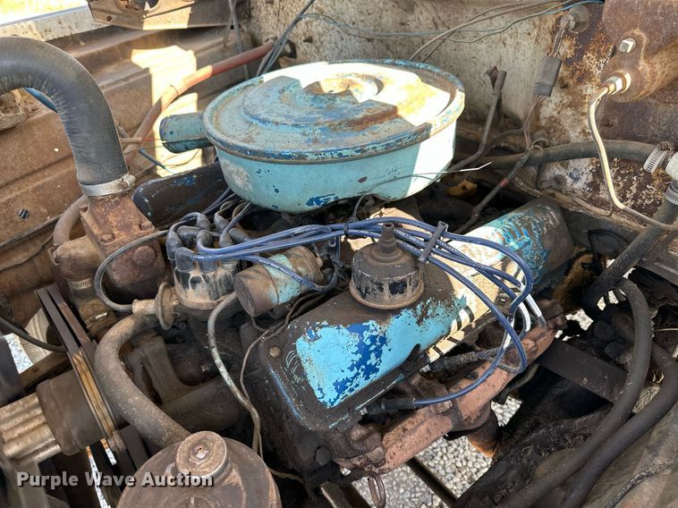 image for item NP9446 1975 Ford  grain truck