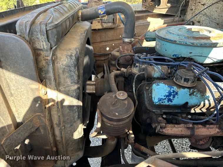 image for item NP9446 1975 Ford  grain truck