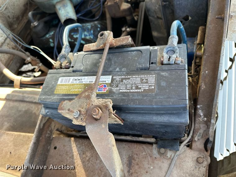 image for item NP9446 1975 Ford  grain truck