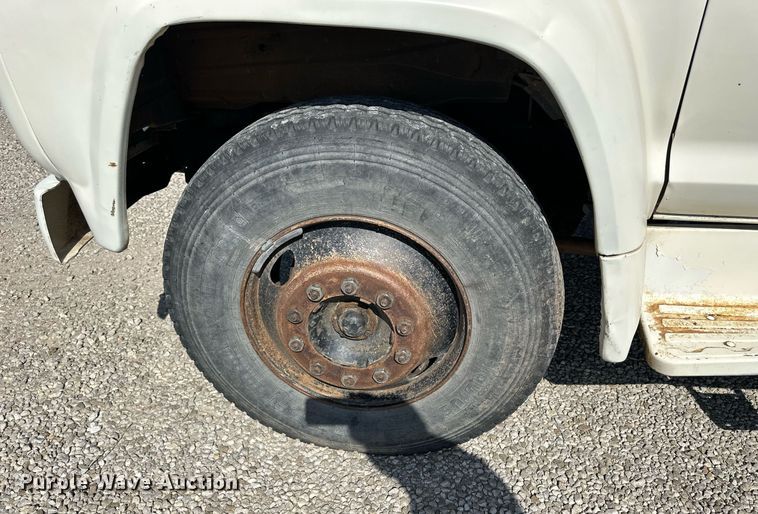 image for item NP9446 1975 Ford  grain truck