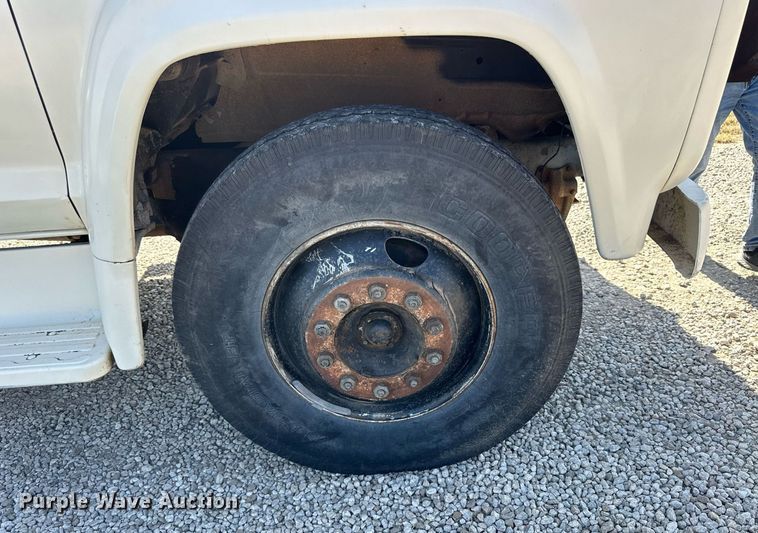 image for item NP9446 1975 Ford  grain truck