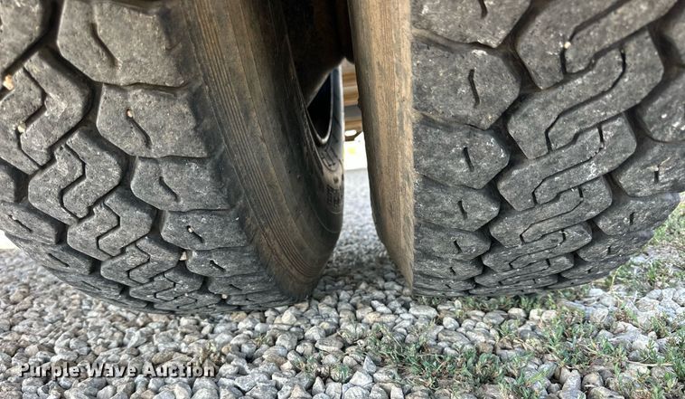 image for item NP9446 1975 Ford  grain truck