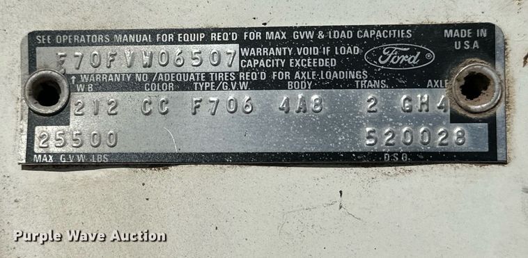 image for item NP9446 1975 Ford  grain truck