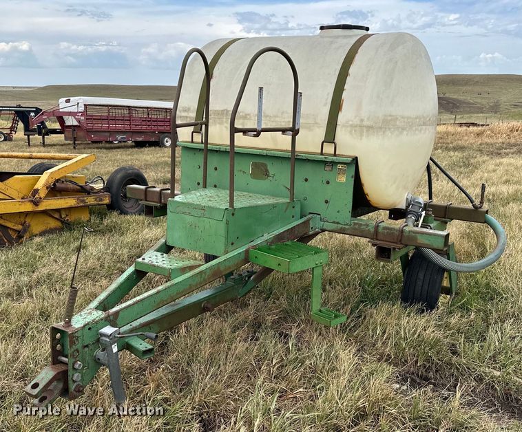 image for item NP9544 John Deere 250 sprayer