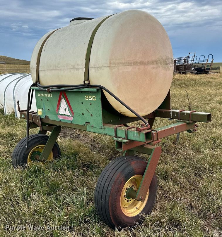 image for item NP9544 John Deere 250 sprayer