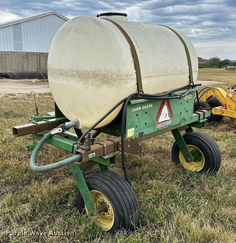 image for item NP9544 John Deere 250 sprayer