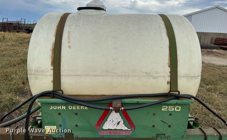 image for item NP9544 John Deere 250 sprayer