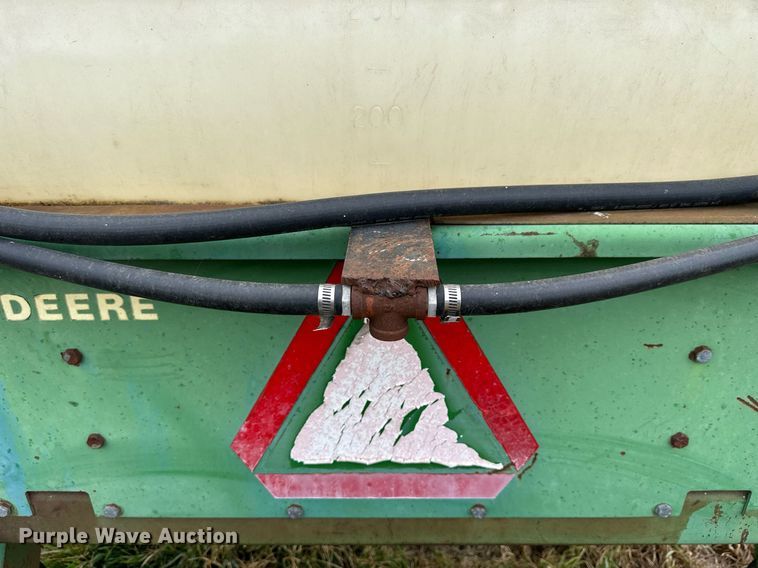 image for item NP9544 John Deere 250 sprayer