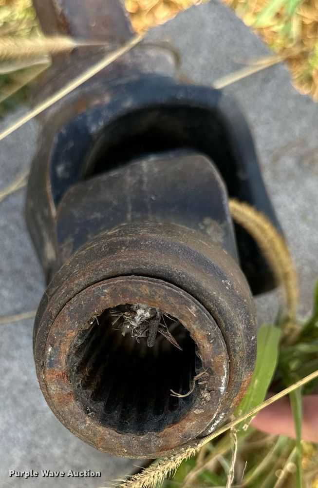 image for item NP9551 Haybuster 2650 bale processor