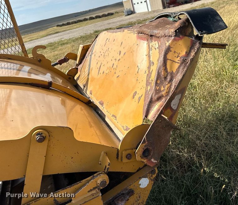 image for item NP9551 Haybuster 2650 bale processor
