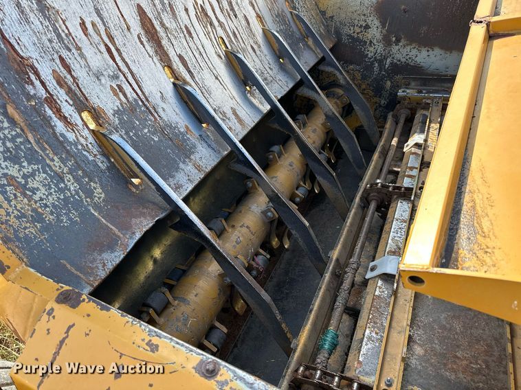 image for item NP9551 Haybuster 2650 bale processor