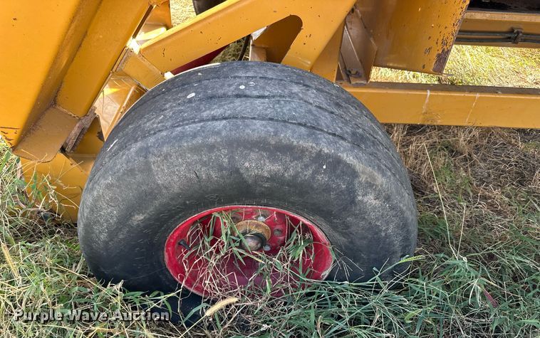 image for item NP9551 Haybuster 2650 bale processor