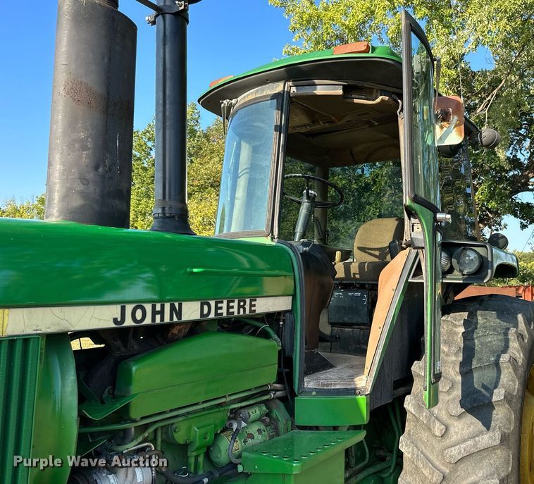 image for item NP9554 1983 John Deere 4650  tractor