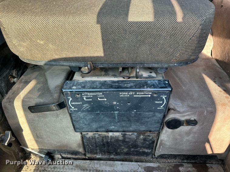 image for item NP9554 1983 John Deere 4650  tractor