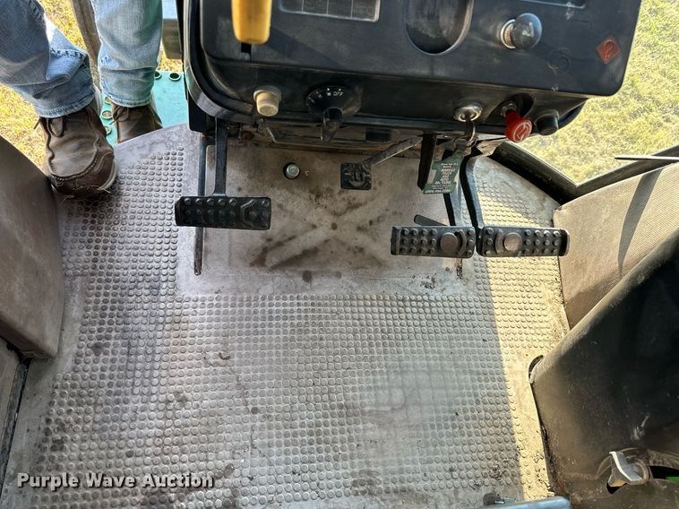 image for item NP9554 1983 John Deere 4650  tractor