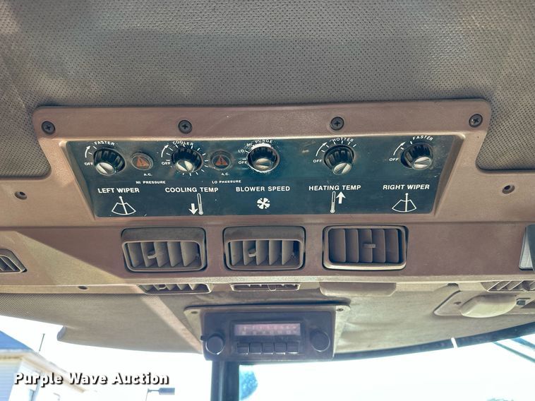 image for item NP9554 1983 John Deere 4650  tractor