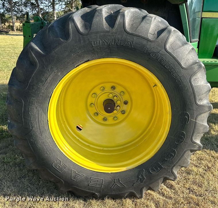 image for item NP9554 1983 John Deere 4650  tractor