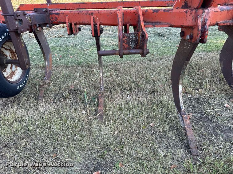 image for item NP9556 Case 513  V-ripper