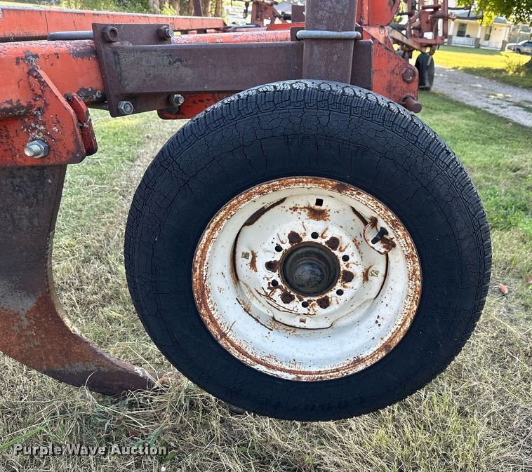 image for item NP9556 Case 513  V-ripper