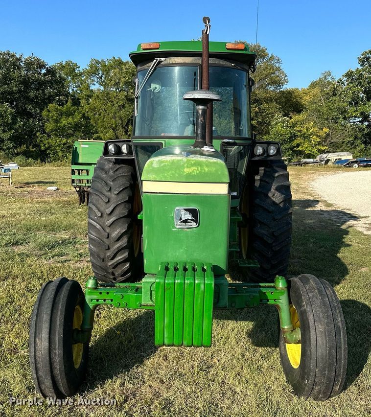 image for item NP9562 1981 John Deere 4040  tractor