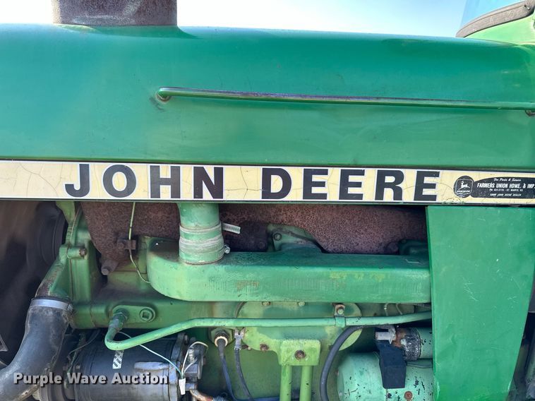image for item NP9562 1981 John Deere 4040  tractor