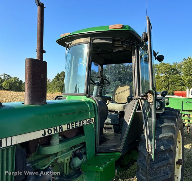 image for item NP9562 1981 John Deere 4040  tractor