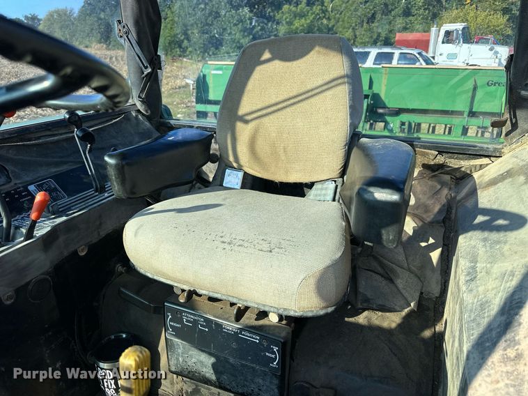 image for item NP9562 1981 John Deere 4040  tractor