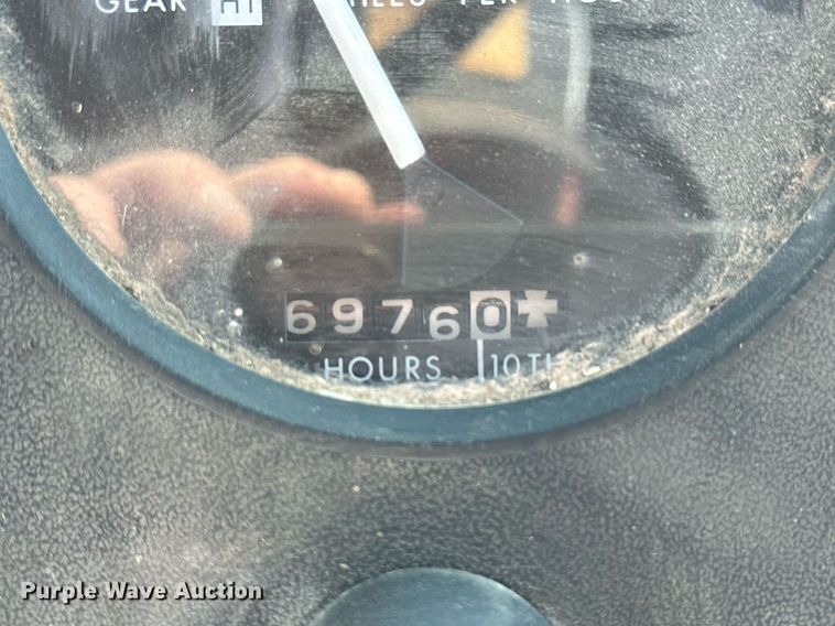 image for item NP9562 1981 John Deere 4040  tractor