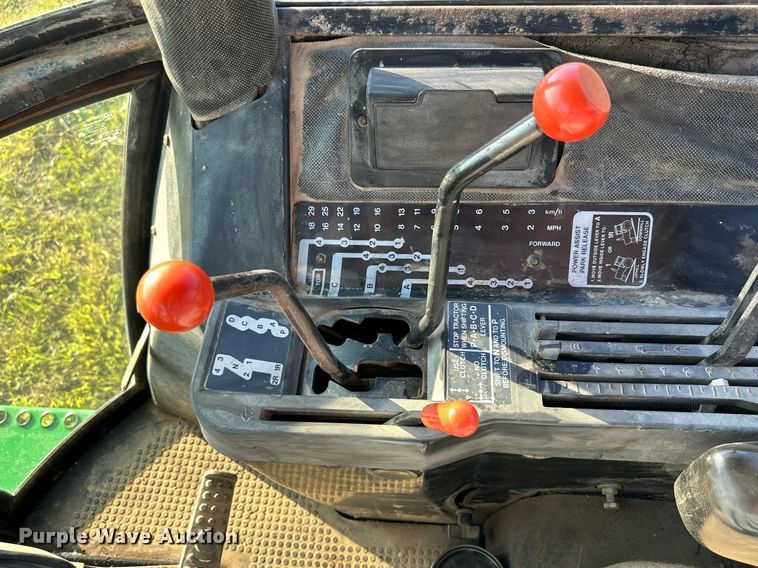 image for item NP9562 1981 John Deere 4040  tractor