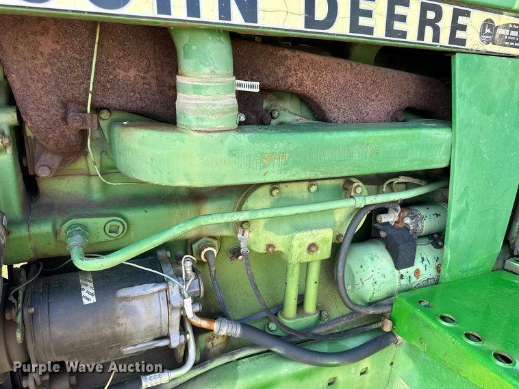 image for item NP9562 1981 John Deere 4040  tractor