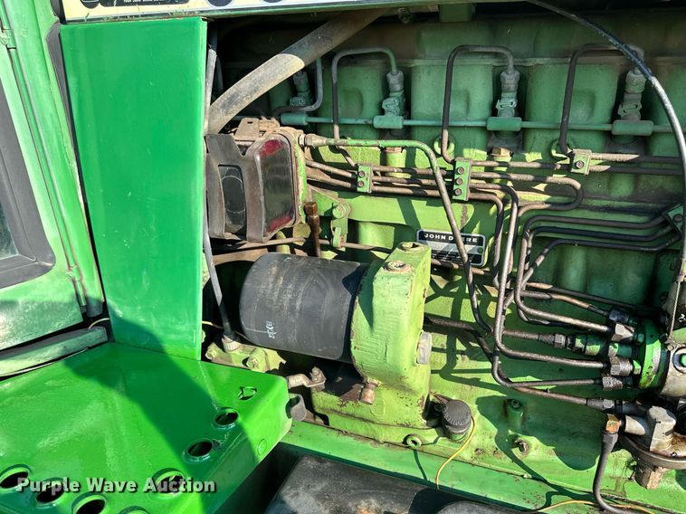 image for item NP9562 1981 John Deere 4040  tractor