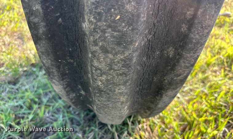 image for item NP9562 1981 John Deere 4040  tractor