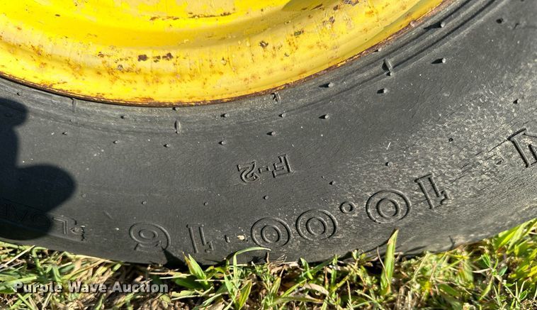 image for item NP9562 1981 John Deere 4040  tractor