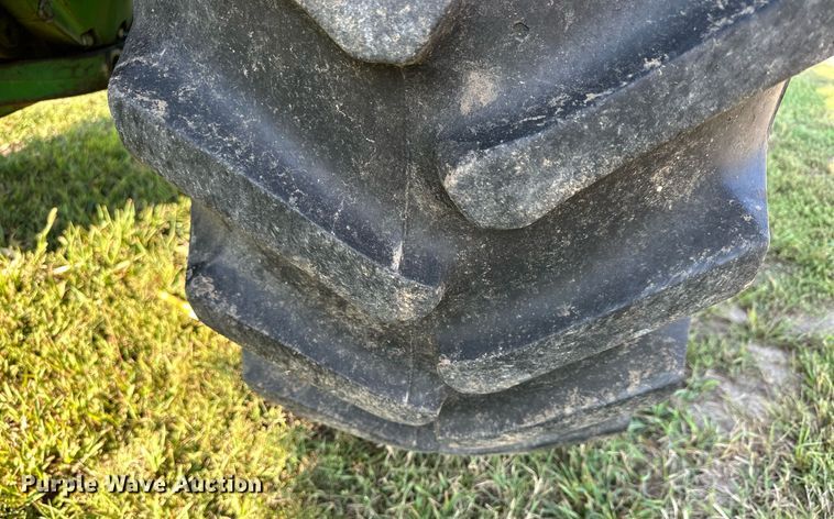 image for item NP9562 1981 John Deere 4040  tractor