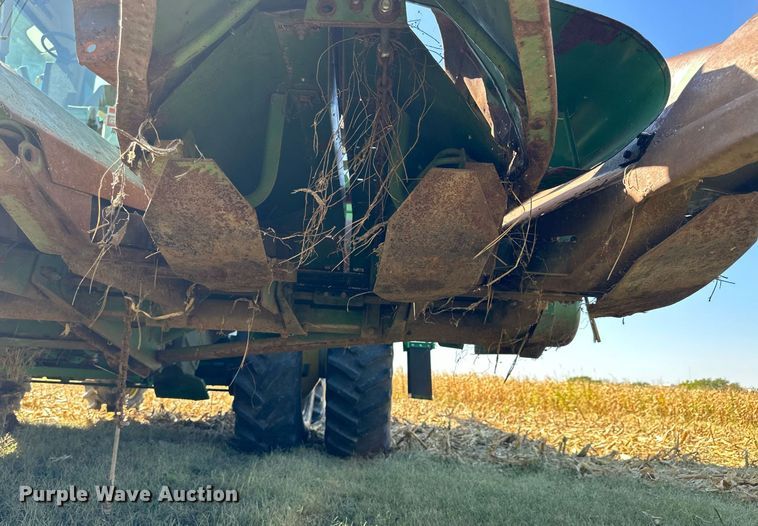 image for item NP9651 John Deere 853  all-crop head