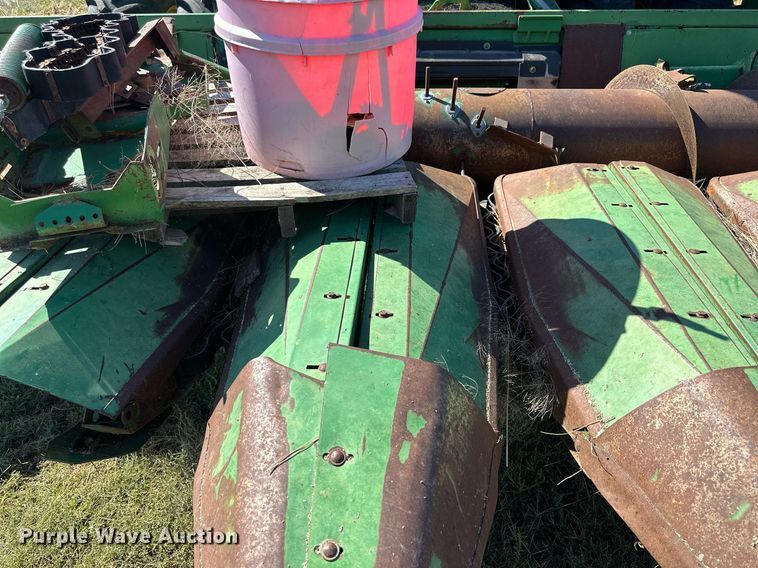 image for item NP9651 John Deere 853  all-crop head