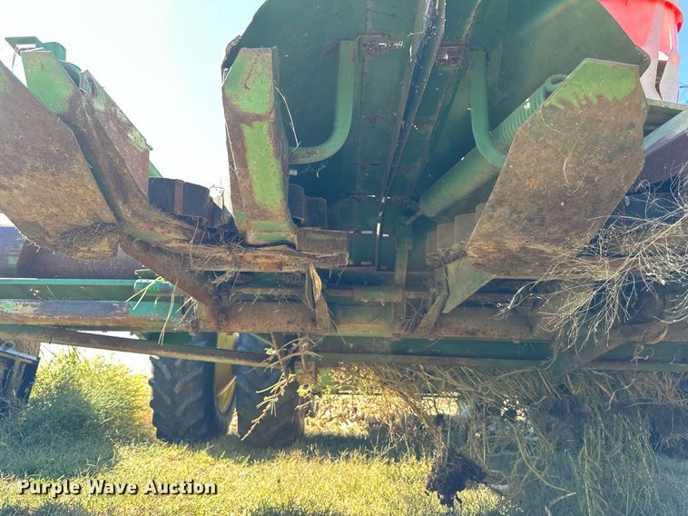 image for item NP9651 John Deere 853  all-crop head