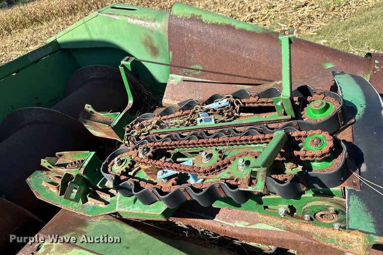 image for item NP9651 John Deere 853  all-crop head