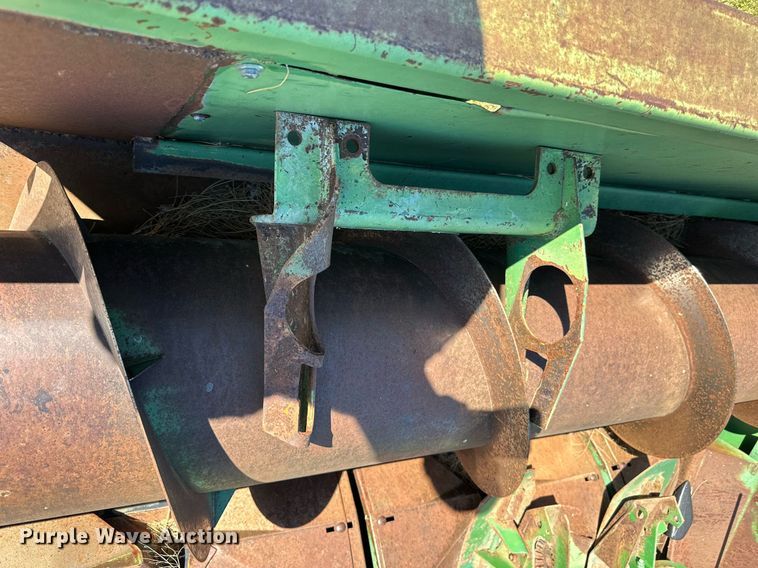 image for item NP9651 John Deere 853  all-crop head