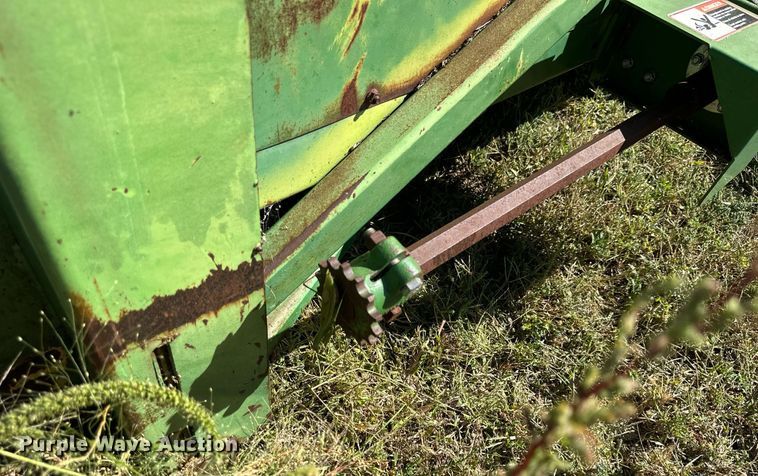 image for item NP9651 John Deere 853  all-crop head