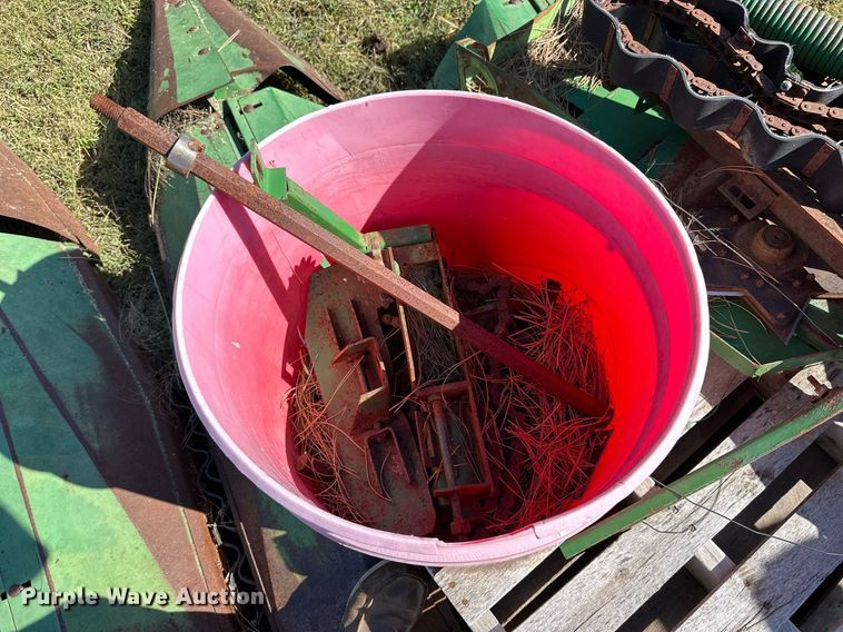 image for item NP9651 John Deere 853  all-crop head