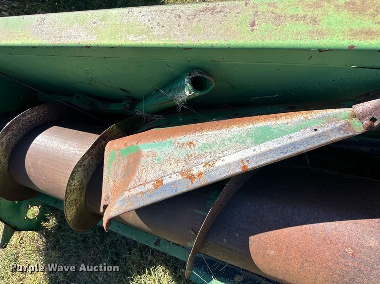 image for item NP9651 John Deere 853  all-crop head