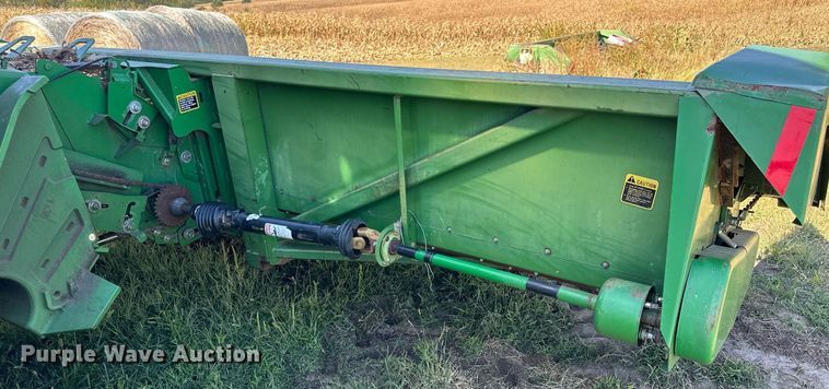 image for item NP9652 John Deere 853  all-crop head