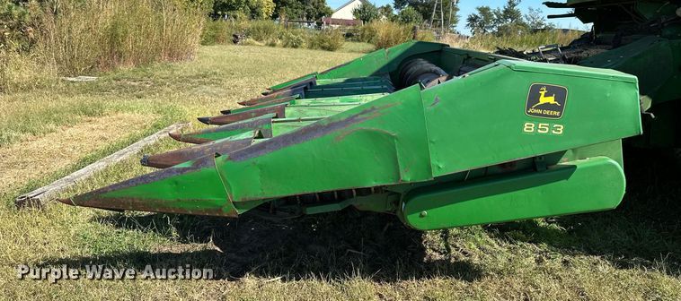 image for item NP9652 John Deere 853  all-crop head