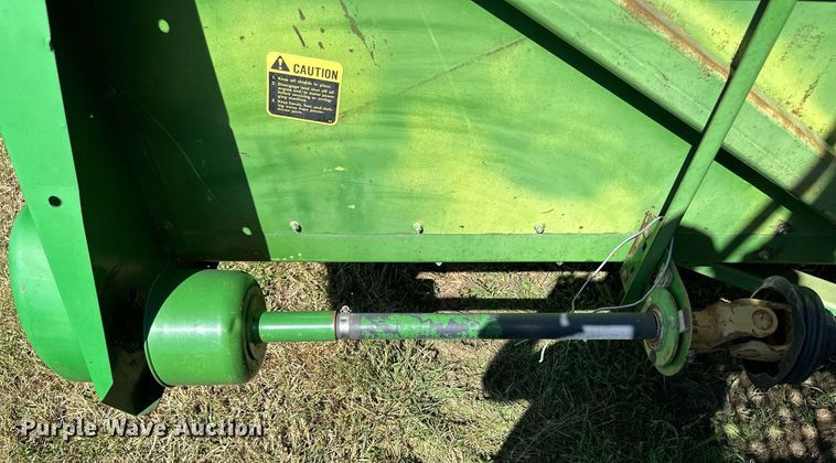 image for item NP9652 John Deere 853  all-crop head