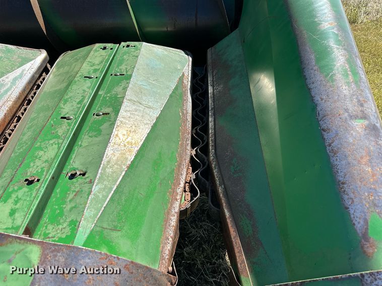 image for item NP9652 John Deere 853  all-crop head