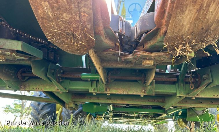 image for item NP9652 John Deere 853  all-crop head