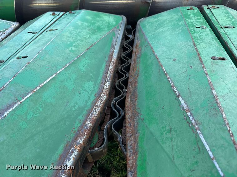 image for item NP9652 John Deere 853  all-crop head